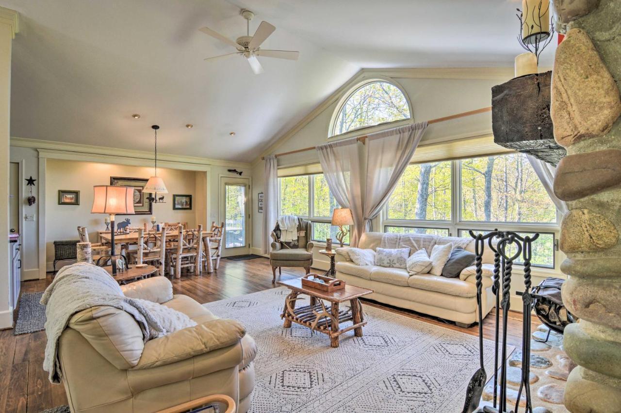 Resort-Style Harbor Springs Home With 2 Decks! Dış mekan fotoğraf