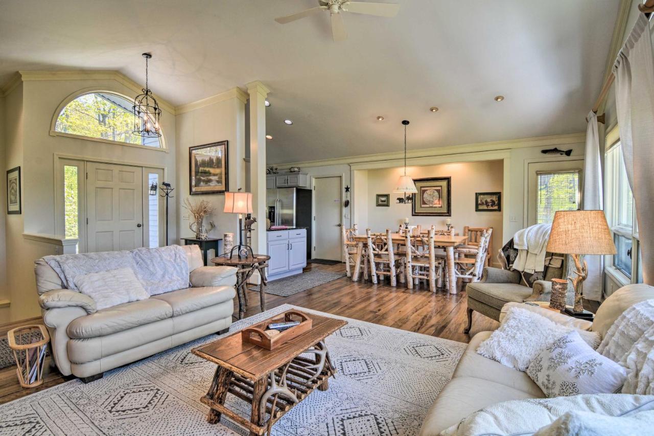 Resort-Style Harbor Springs Home With 2 Decks! Dış mekan fotoğraf