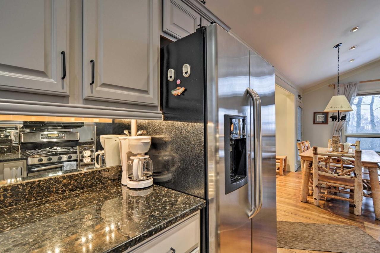 Resort-Style Harbor Springs Home With 2 Decks! Dış mekan fotoğraf