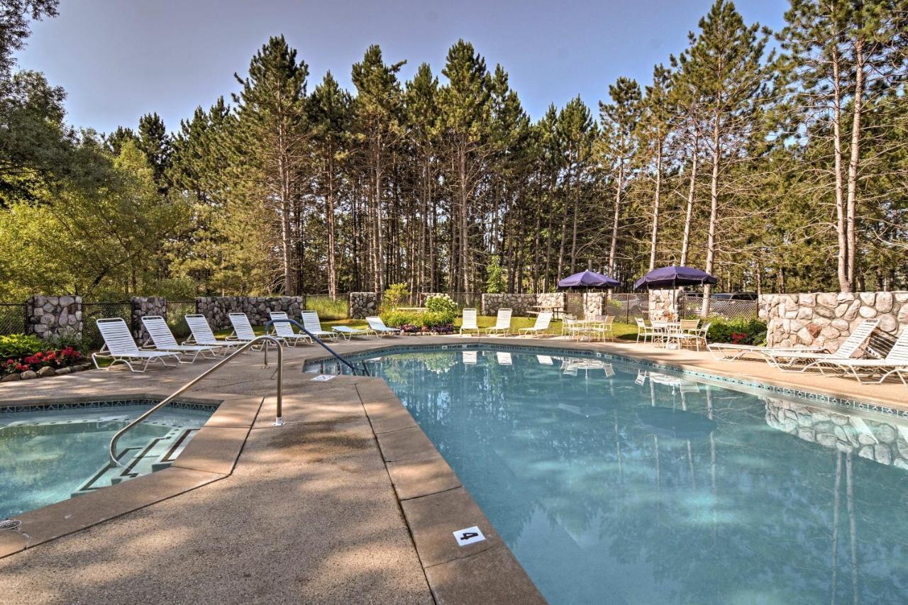 Resort-Style Harbor Springs Home With 2 Decks! Dış mekan fotoğraf