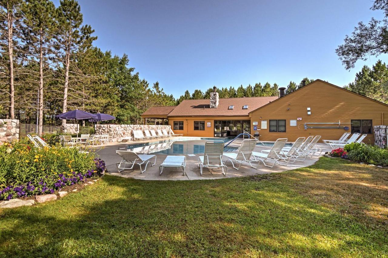 Resort-Style Harbor Springs Home With 2 Decks! Dış mekan fotoğraf